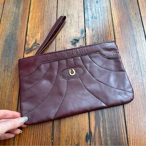 Vintage 1970s Etienne Aigner genuine leather wristlet purse